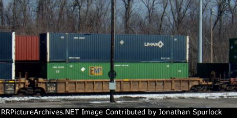 DTTX 757146A with two containers